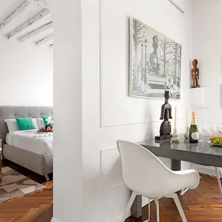 Agathe Chatelet Apartment *