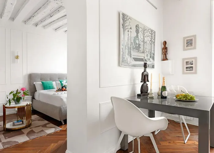 Agathe Chatelet Apartment *